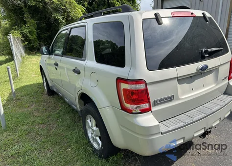 2008 Ford Escape z USA, uszkodzony, nr VIN 1FMCU93168KB59028